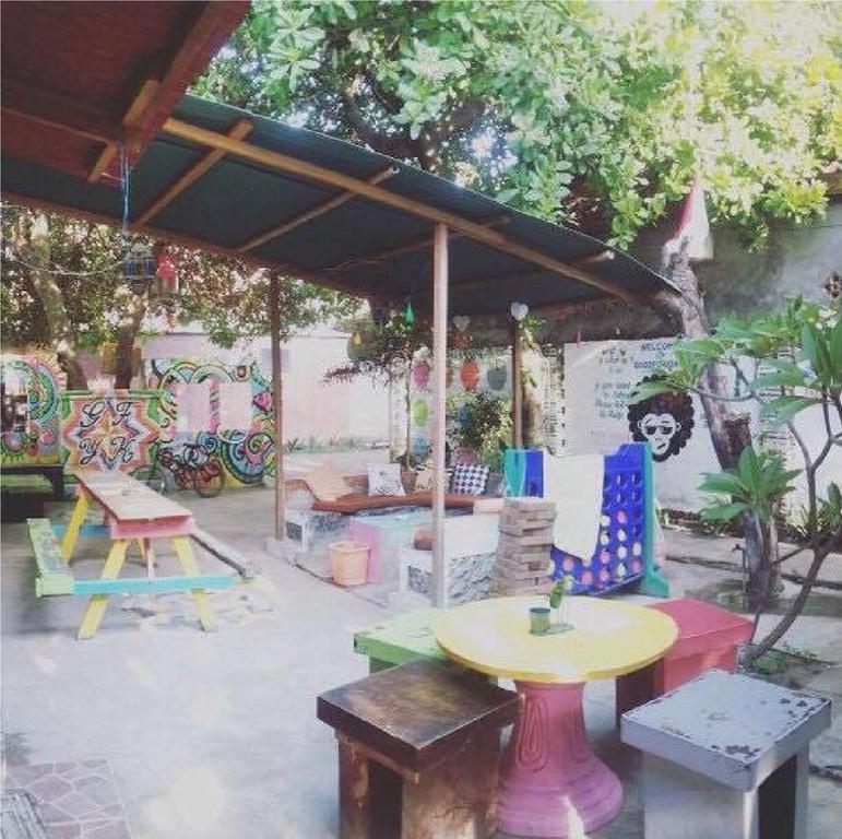 Good For Ya Knee Hostel & Bungalows (Adults Only) Gili Trawangan Exterior foto